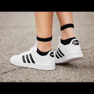 Women’s Adidas Neo Cloudfoam size 9